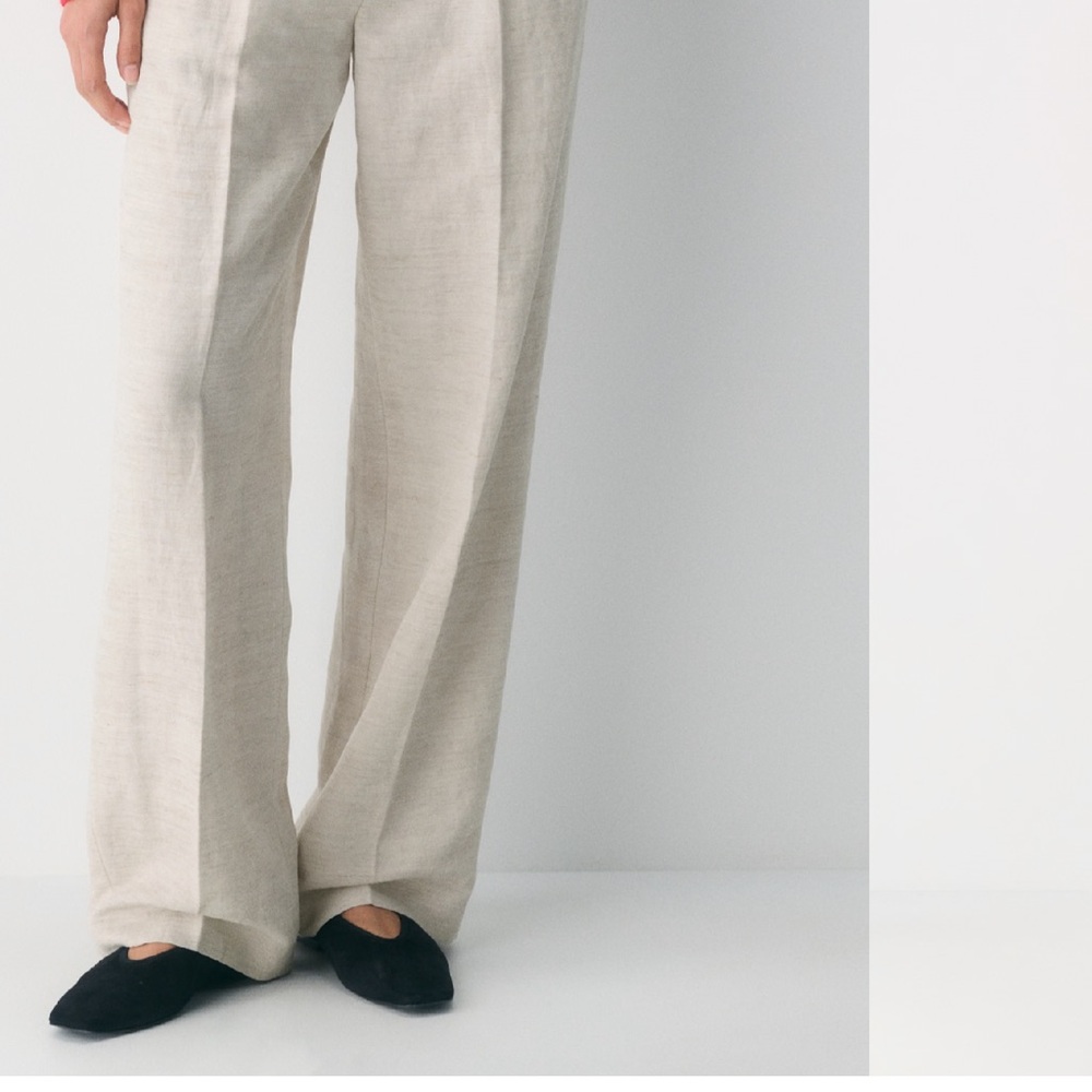 Aritzia Women's Wide-Leg Linen Trousers in Light Natural